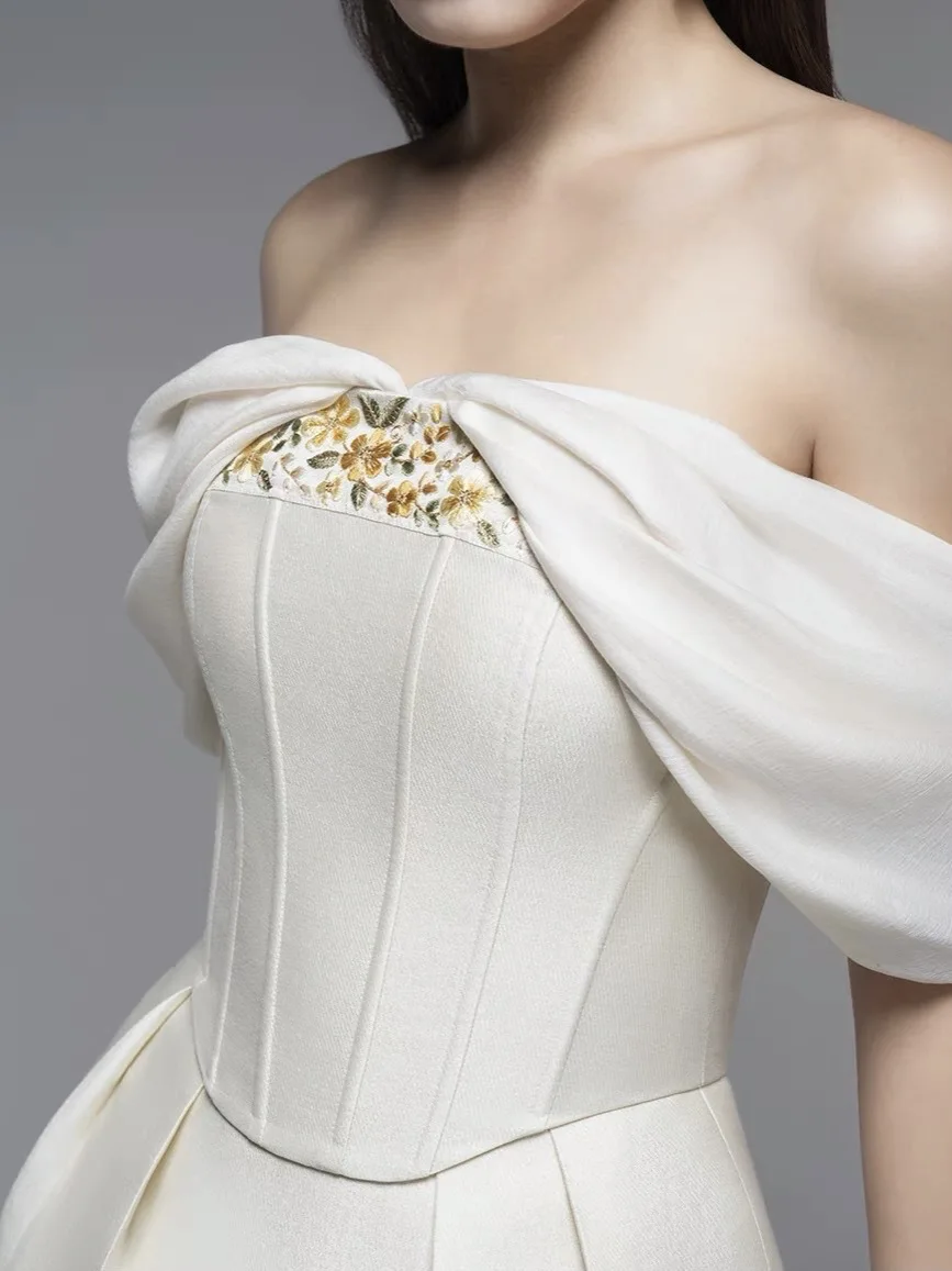 He411a3a10f8c4d9eb5d8cde68fe26533L