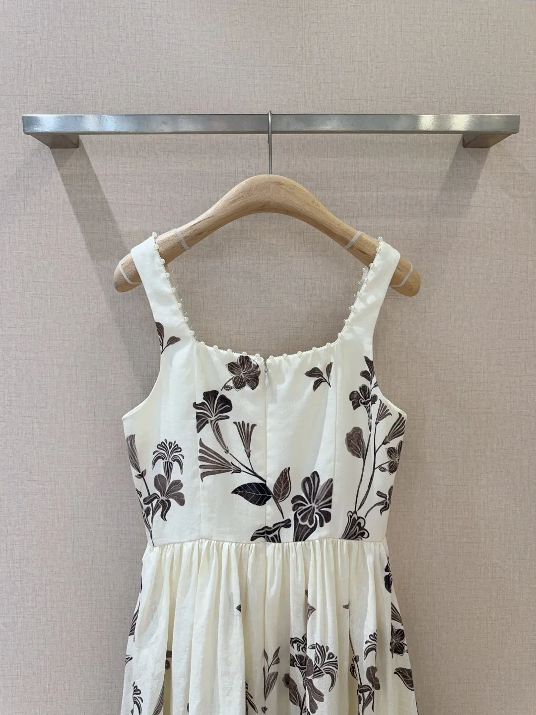 Hfe4046191bb64c18970987f616f3bd245